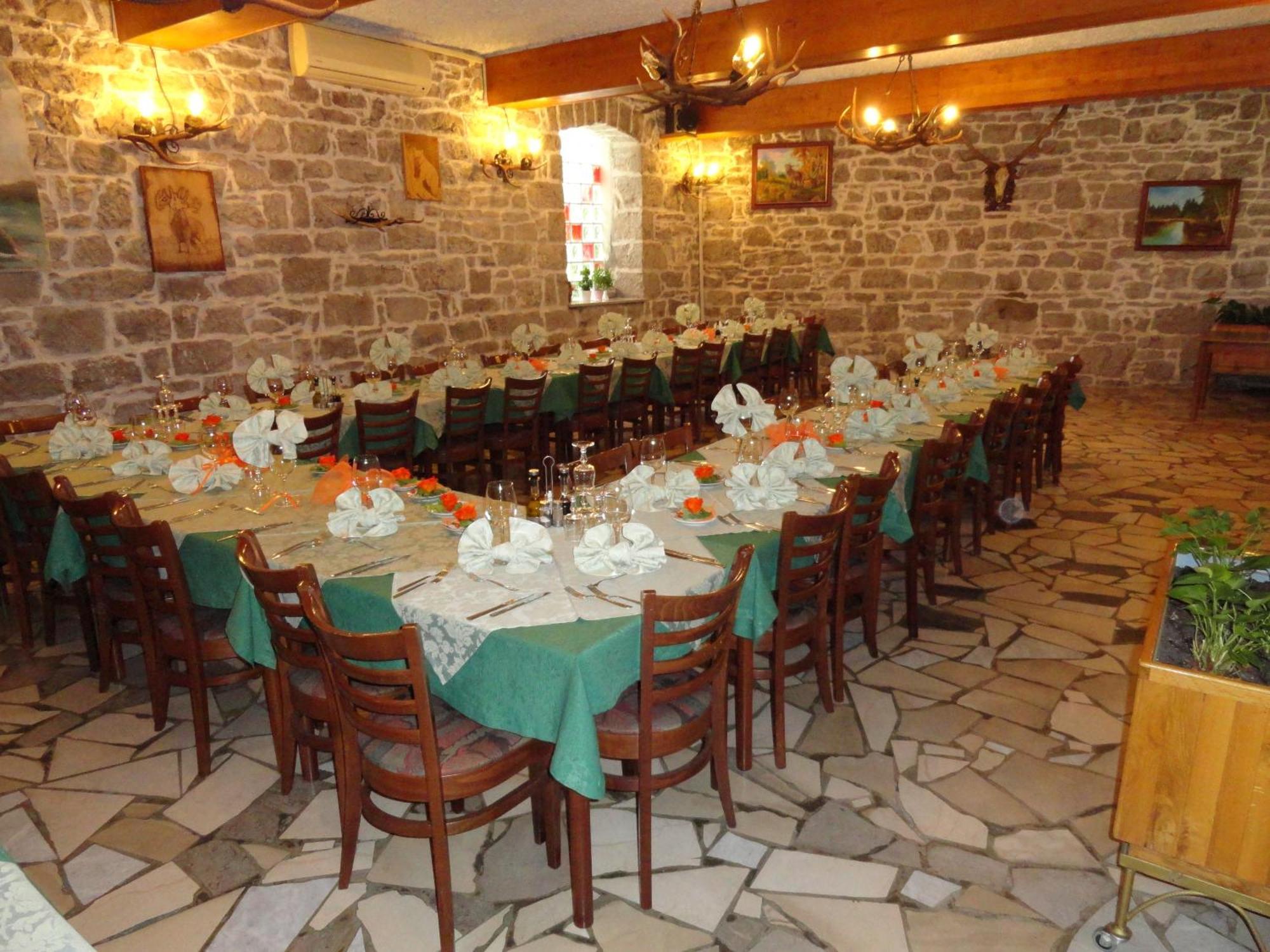 Guest House Pod Slavnikom Podgorje  Ngoại thất bức ảnh