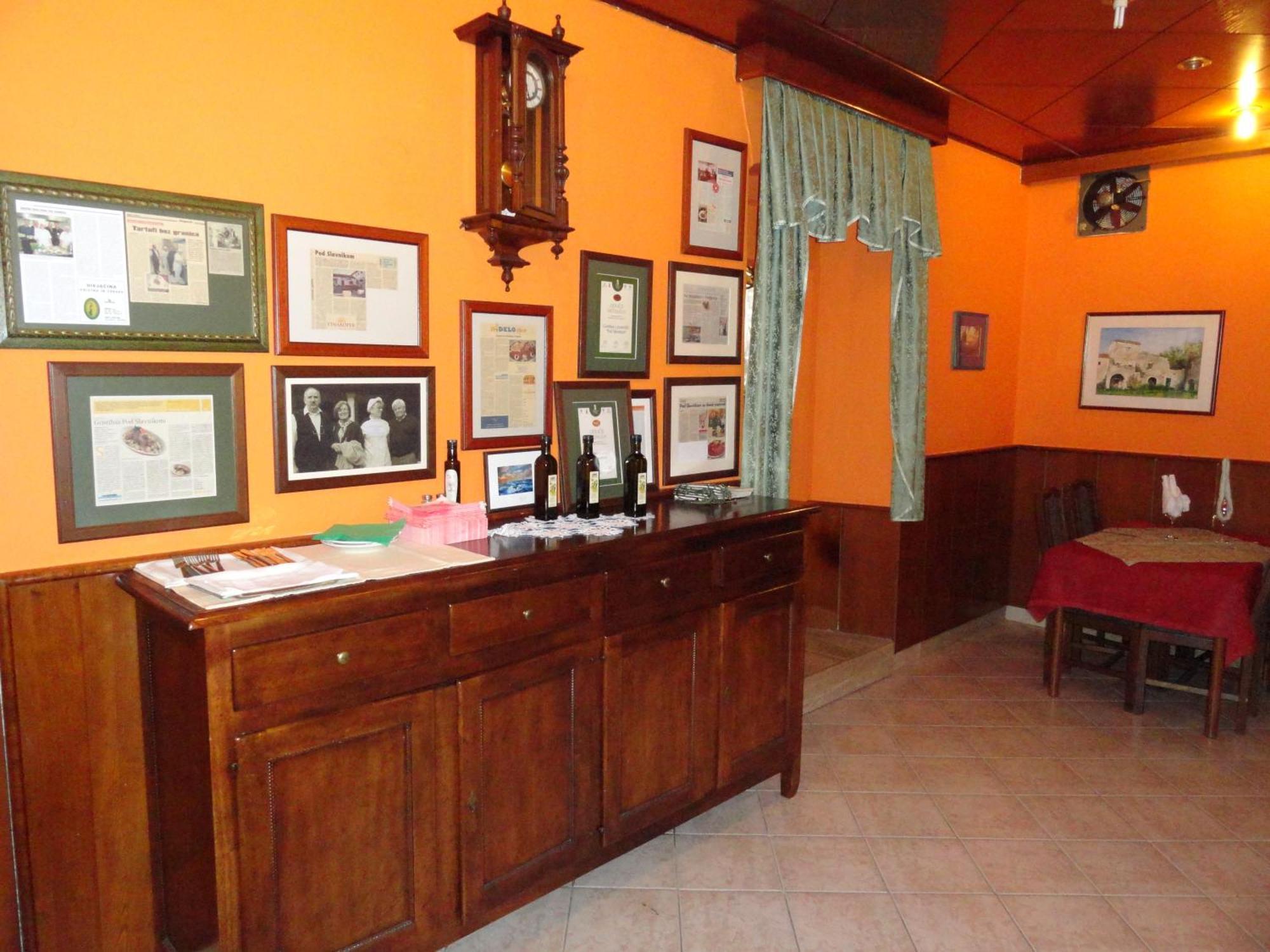 Guest House Pod Slavnikom Podgorje  Ngoại thất bức ảnh